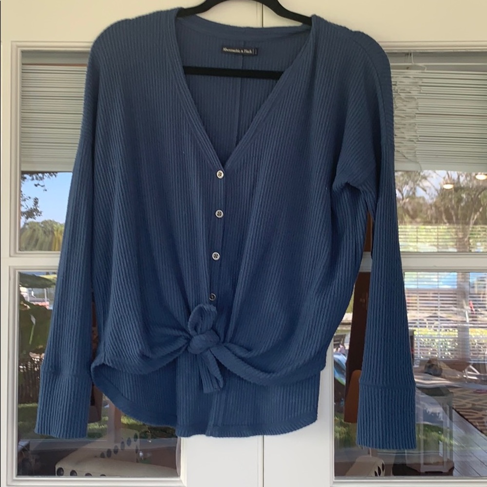 Abercrombie & Fitch tie front top